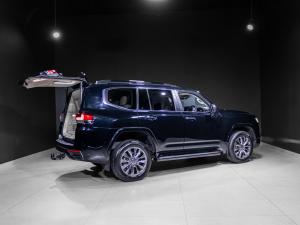 Toyota Land Cruiser 300 3.5T ZX - Image 29