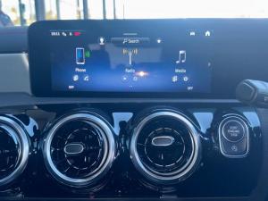 Mercedes-Benz CLA CLA200 Progressive - Image 12