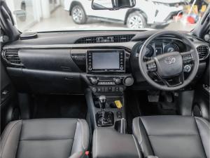 Toyota Hilux 2.8GD-6 48V double cab Raider - Image 6