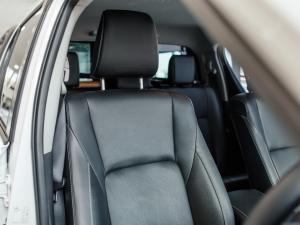 Toyota Hilux 2.8GD-6 48V double cab Raider - Image 11