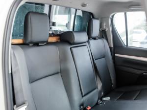 Toyota Hilux 2.8GD-6 48V double cab Raider - Image 12