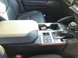 Toyota Land Cruiser Prado 2.8GD VX-R - Image 12