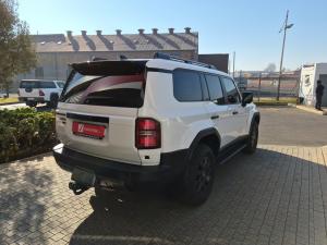 Toyota Land Cruiser Prado 2.8GD VX-R - Image 2