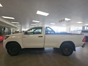 Toyota Hilux 2.4GD-6 single cab 4x4 Raider manual - Image 8