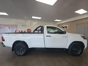 Toyota Hilux 2.4GD-6 single cab 4x4 Raider manual - Image 3