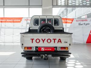 Toyota Land Cruiser 79 2.8GD-6 double cab auto - Image 5
