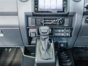 Toyota Land Cruiser 79 2.8GD-6 double cab auto - Image 9