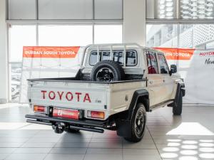Toyota Land Cruiser 79 2.8GD-6 double cab auto - Image 2