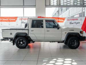 Toyota Land Cruiser 79 2.8GD-6 double cab auto - Image 3