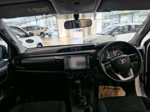 Toyota Hilux 2.4GD-6 single cab Raider manual - Image 6