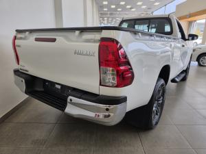 Toyota Hilux 2.4GD-6 single cab Raider manual - Image 2