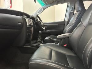 Toyota Fortuner 2.4GD-6 manual - Image 7