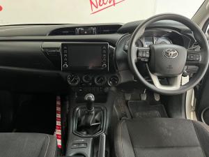 Toyota Hilux 2.4GD-6 double cab 4x4 Raider X manual - Image 6