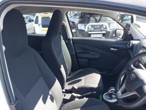Toyota Vitz 1.0 XR auto - Image 17