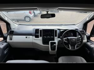 Toyota Quantum 2.8 SLWB panel van - Image 6