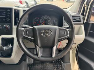 Toyota Quantum 2.8 SLWB panel van - Image 8