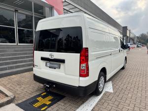 Toyota Quantum 2.8 SLWB panel van - Image 2