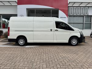 Toyota Quantum 2.8 SLWB panel van - Image 3