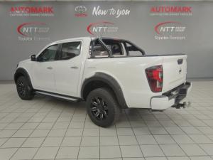 Nissan Navara 2.5DDTI SE Plus automatic D/C - Image 11