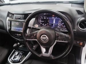 Nissan Navara 2.5DDTI SE Plus automatic D/C - Image 8