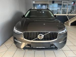 Volvo XC60 B5 AWD Essential - Image 2
