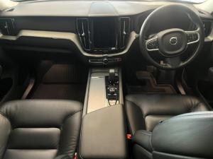 Volvo XC60 B5 AWD Essential - Image 8
