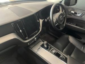 Volvo XC60 B5 AWD Essential - Image 9