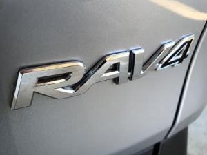 Toyota RAV4 2.0 GX - Image 17
