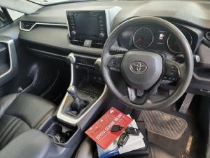 Toyota RAV4 2.0 GX - Image 7