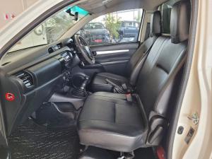 Toyota Hilux 2.0 single cab S (aircon) - Image 14