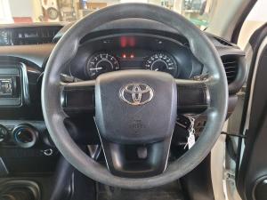 Toyota Hilux 2.0 single cab S (aircon) - Image 17