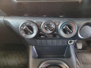 Toyota Hilux 2.0 single cab S (aircon) - Image 20