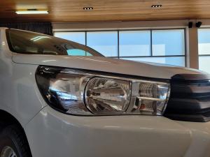 Toyota Hilux 2.0 single cab S (aircon) - Image 2