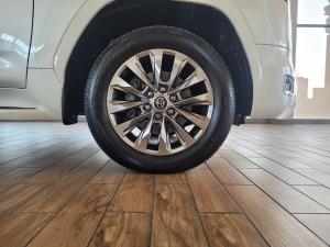 Toyota Land Cruiser 300 3.3D ZX - Image 10