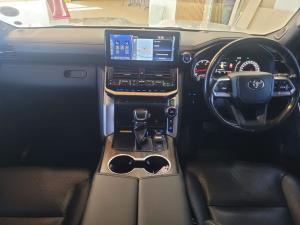 Toyota Land Cruiser 300 3.3D ZX - Image 18