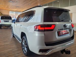 Toyota Land Cruiser 300 3.3D ZX - Image 6