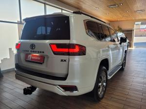 Toyota Land Cruiser 300 3.3D ZX - Image 7