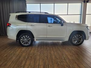 Toyota Land Cruiser 300 3.3D ZX - Image 8