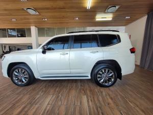 Toyota Land Cruiser 300 3.3D ZX - Image 9