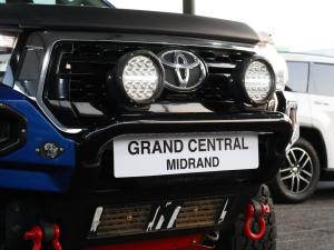 Toyota Hilux 4.0 V6 double cab 4x4 Raider - Image 9
