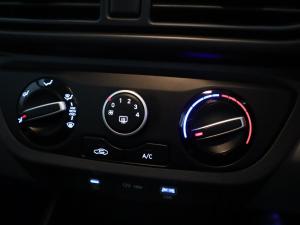 Hyundai Grand i10 1.2 Executive sedan manual - Image 17