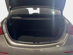 Mercedes-Benz C-Class C220d Avantgarde - Image 10