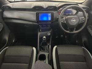 Nissan Magnite 1.0 Turbo Acenta Kuro manual - Image 6