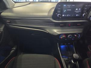 Hyundai i20 1.0T Fluid manual - Image 8