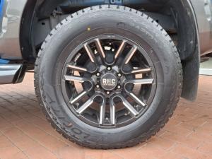 Isuzu D-Max 3.0TD double cab V-Cross 4x4 - Image 11
