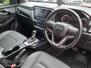 Isuzu D-Max 3.0TD double cab V-Cross 4x4 - Image 8