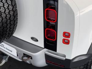 Land Rover Defender 110 D300 X-Dynamic SE - Image 13