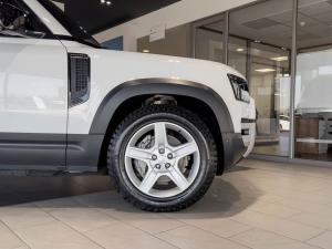 Land Rover Defender 110 D300 X-Dynamic SE - Image 15