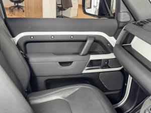Land Rover Defender 110 D300 X-Dynamic SE - Image 20