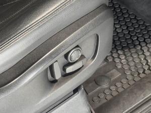 Land Rover Defender 110 D300 X-Dynamic SE - Image 24